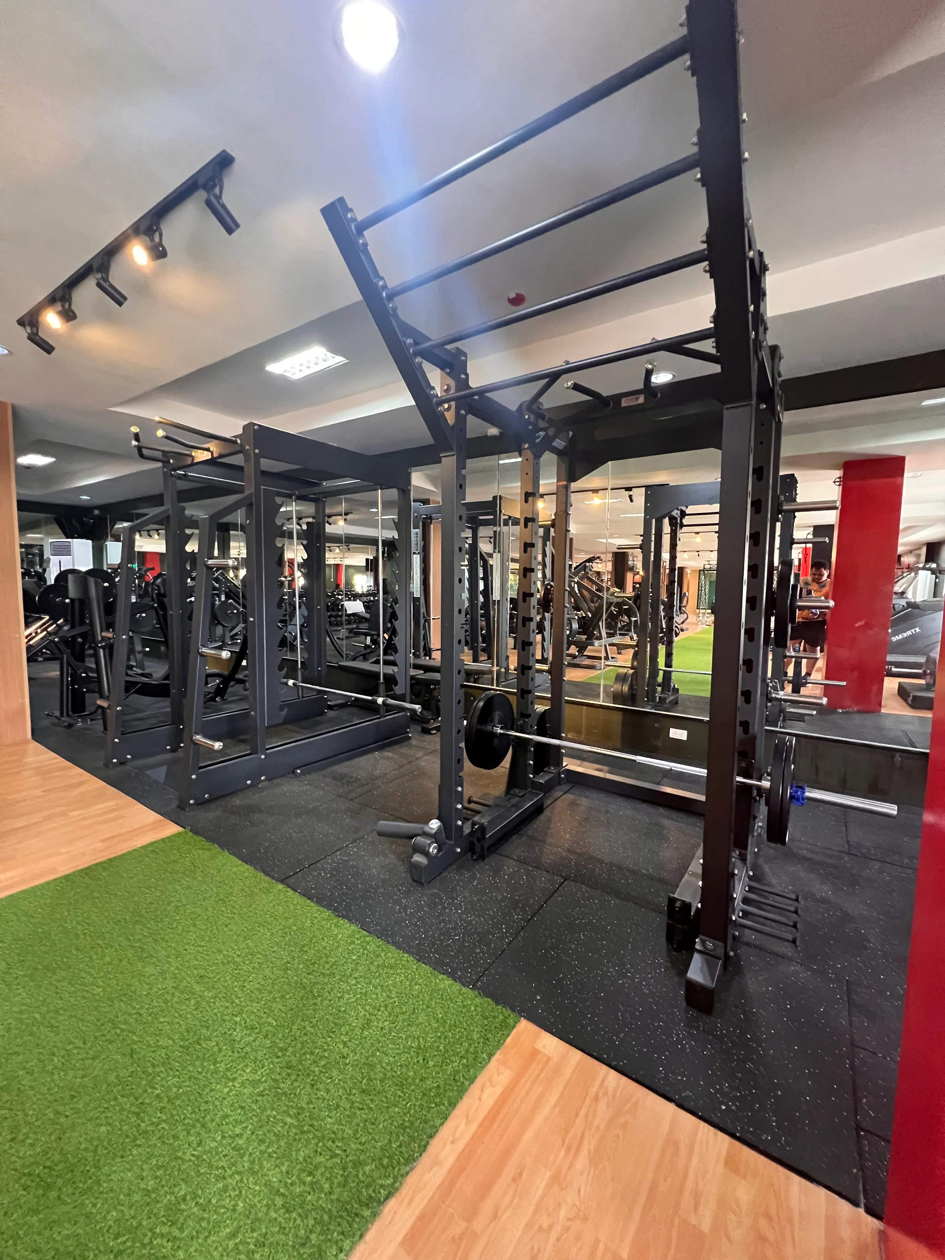 Power racks on the lifting platform